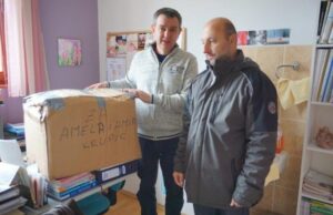 GRUPA NAŠIH GRAĐANA IZ GRADA KOLDING (DANSKA) POMAŽE PORODICE U SANSKOM MOSTU!